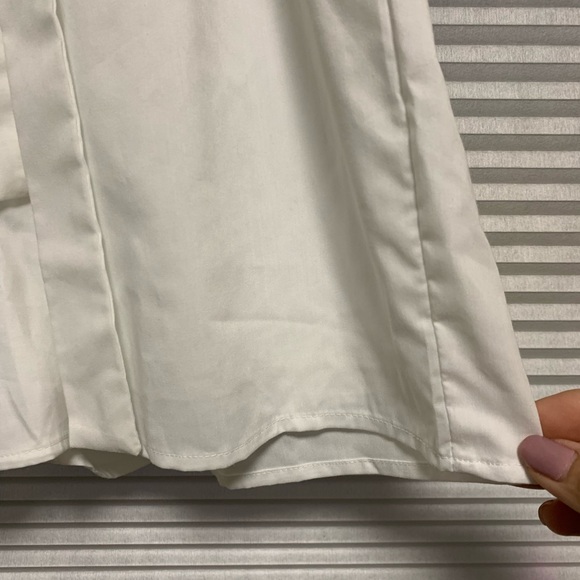 White Short jumpsuit. - Picture 1 of 8